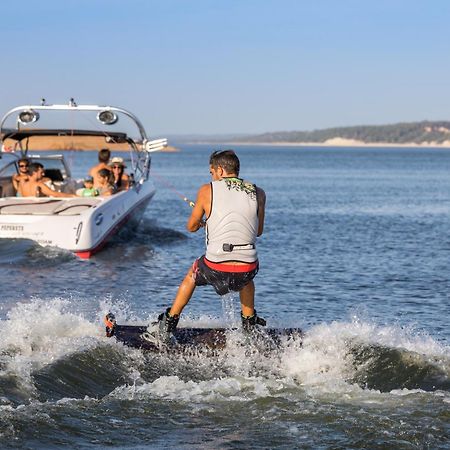 拉戈芒塔格别墅瑙酒店 蒙塔吉尔 外观 照片 A wakeboarder